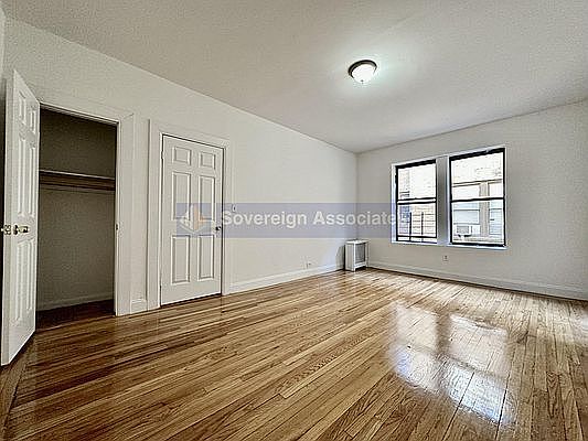 3rd image of 44 Bennett Ave #5R