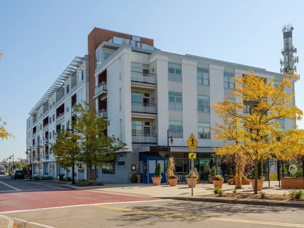 23 Shipyard Dr APT 206, Hingham, MA 02043