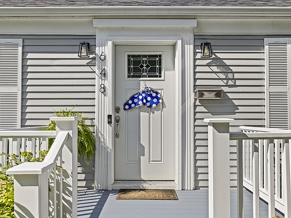 4th image of 648 Sheridan Dr