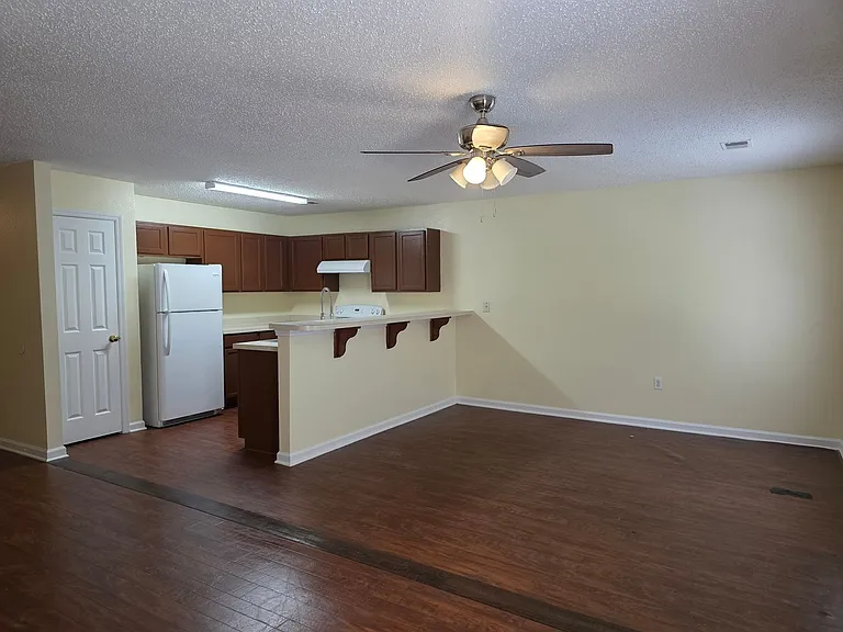 1118 Towne Park Dr — Photo 5