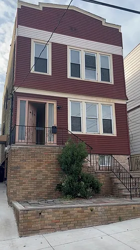 654 Liberty Ave #2 Photo 1