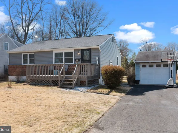450 Juniper St, Warminster, PA 18974