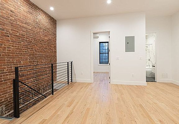 4th image of 1092 Bedford Ave #1B
