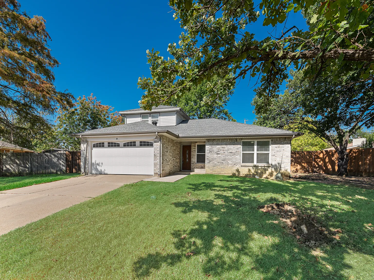 4 bed, 2243 sqft, $2,600 — Photo 3