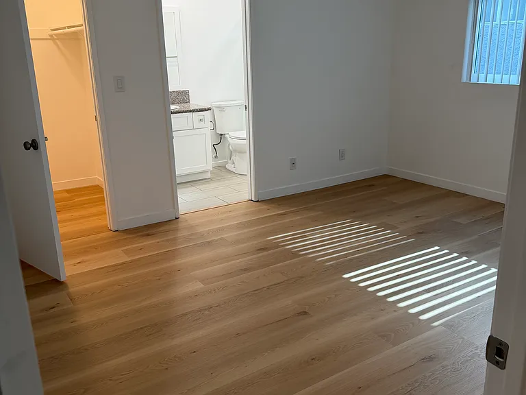 10746 Blix St #103 — Photo 8