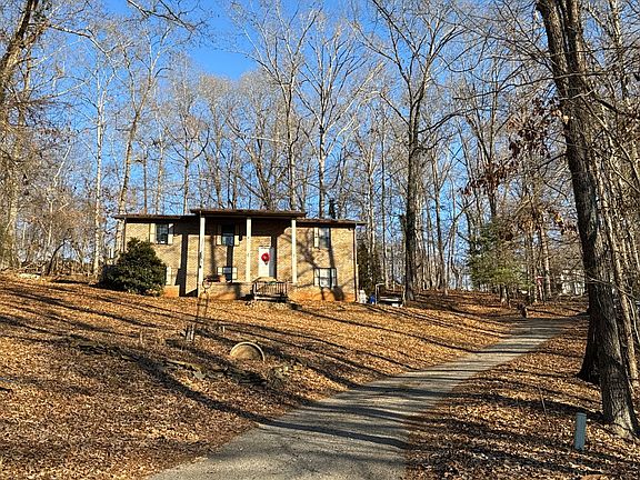2nd image of 130 Catherine Ln
