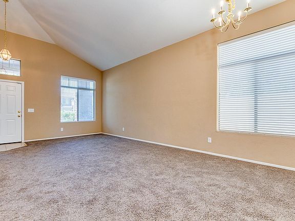 3rd image of 1240 W Beacon Ct