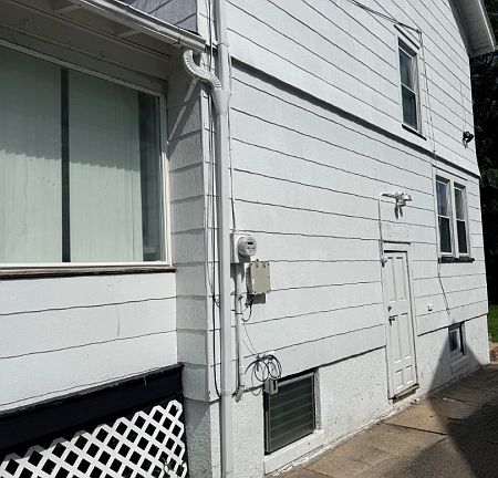 2nd image of 1525 Bond St