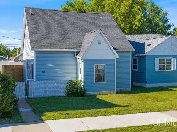 1720 8th Ave S, Escanaba, MI 49829
