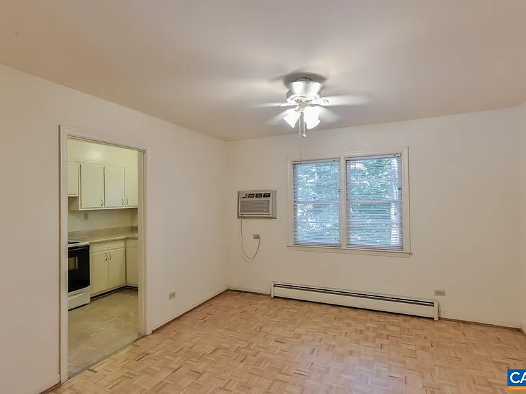 1227 Park St #5 — Photo 4