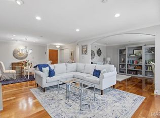 1512 Bedford Forge Ct APT 15, Chesterfield, MO 63017