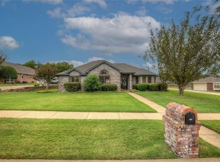 106 Brandon Ln, Forney, TX 75126