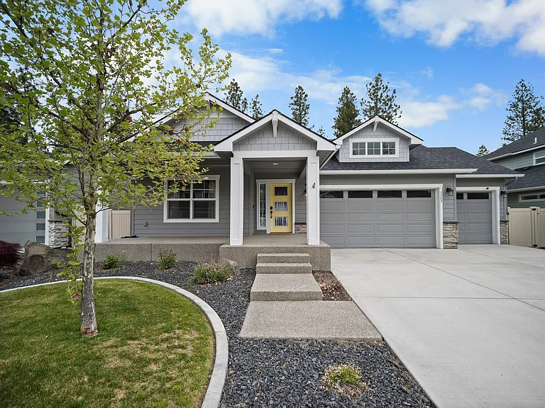 7153 S Parkridge Blvd — Photo 2