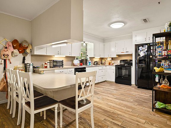 5th image of 305 Dellbrook Dr