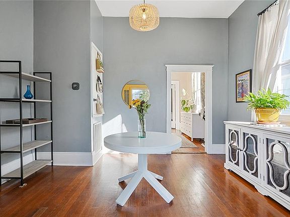 5th image of 1221 Desire St