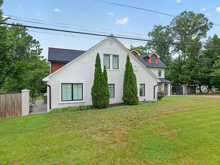 7818 Leland Rd — Photo 4