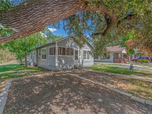 610 W 16th St, Bryan, TX 77803