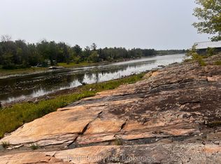 42 Wawanaisa Rd, Carling, ON P0G 1G0