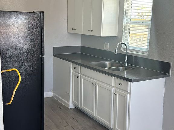 2nd image of 216 W Philadelphia Ave APT 10