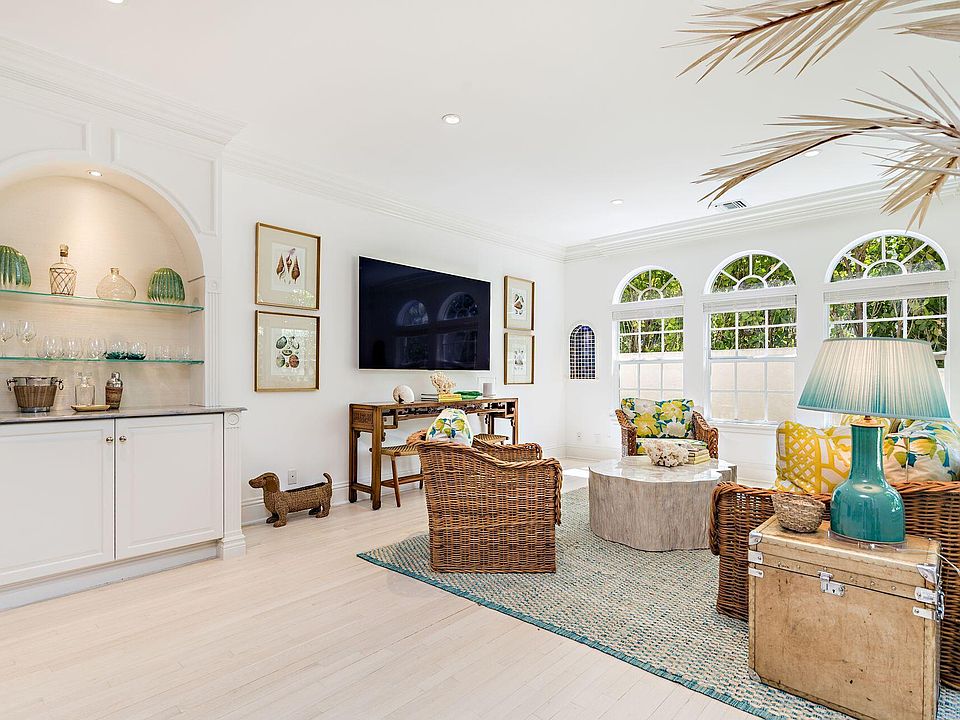 1st image of 329 Seabreeze Ave
