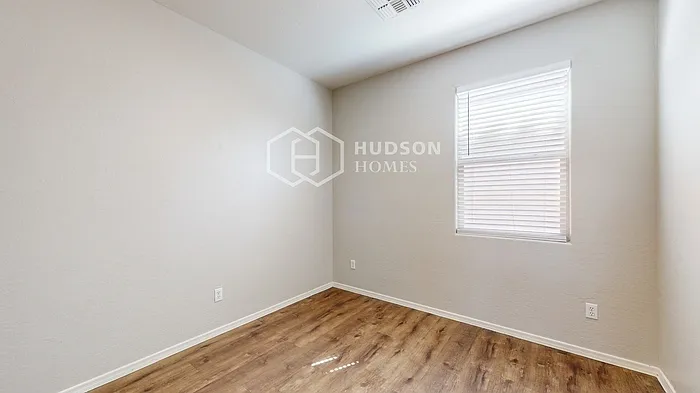 7429 W Saint Catherine Ave — Photo 16