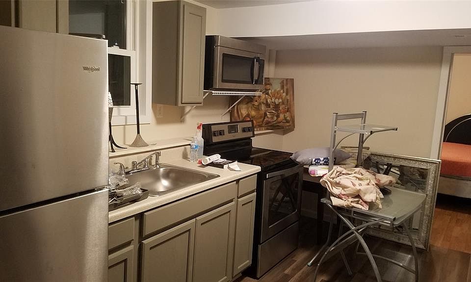 2nd image of 4717 Amherst Ave