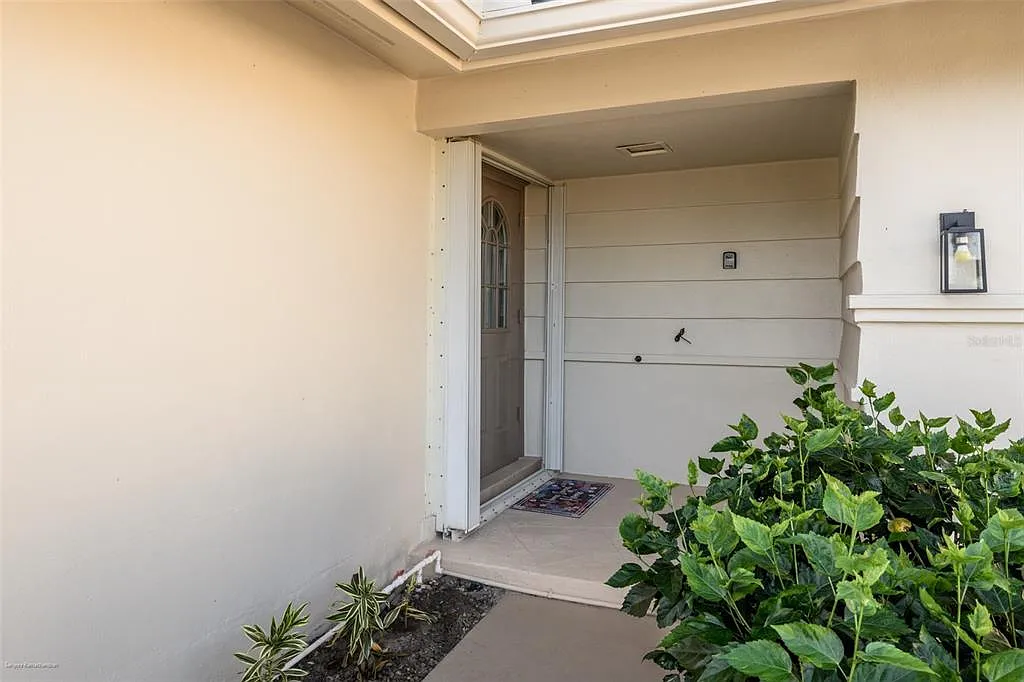 3 bed, 2.0 bath, 1896 sqft, $4,500 — Photo 4