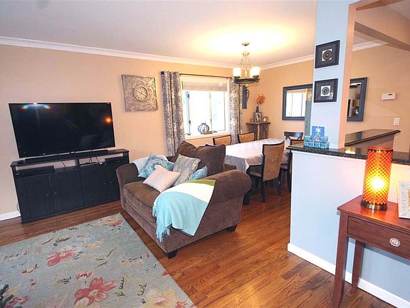 2nd image of 480 Durant Ave