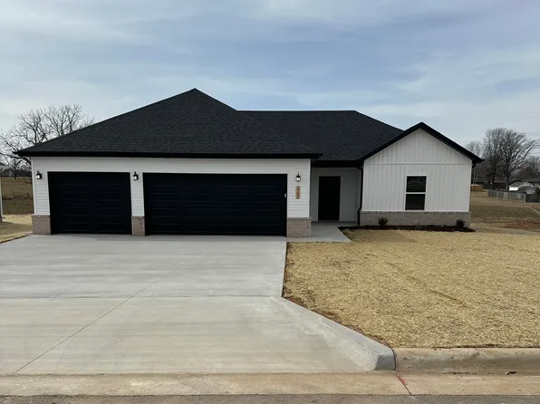 1702 Cash Drive, Mt Vernon, MO 65712