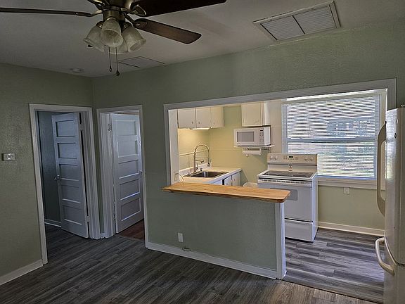 4th image of 2221 Altamont Ave