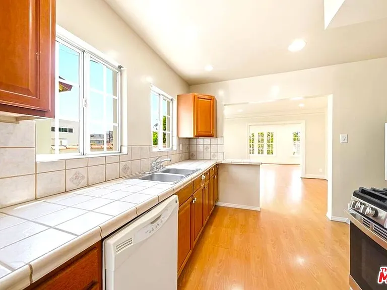 736 S Gramercy Pl #736 — Photo 4