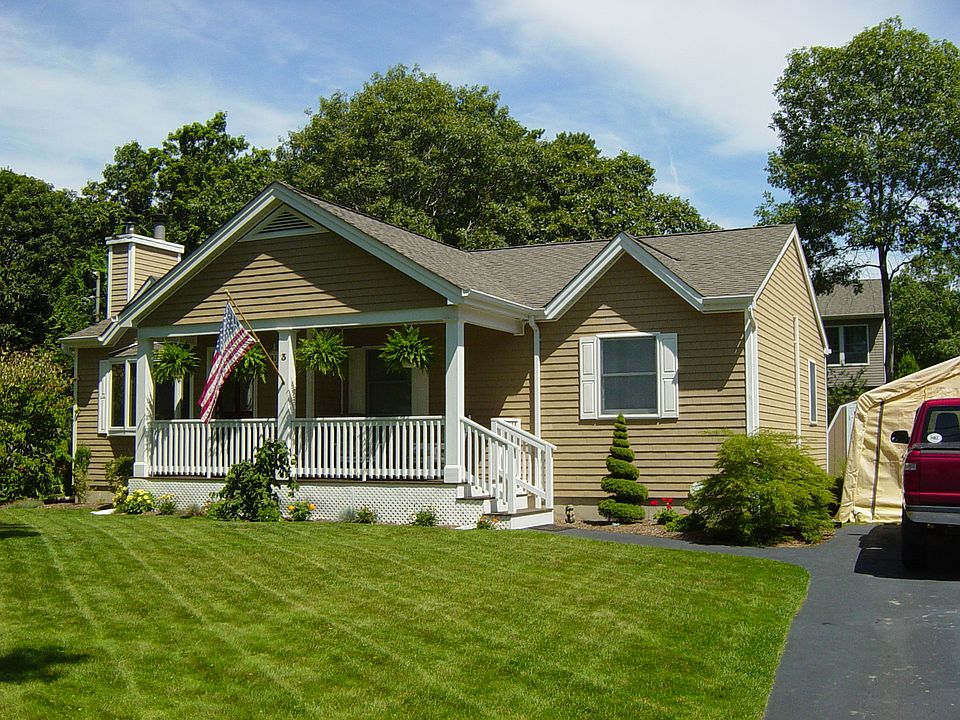 3 Liberty St, Hampton Bays, NY 11946 Zillow