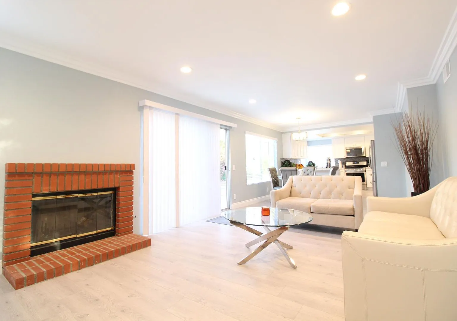 Exclusive Mission Grove Executive Home W/Views! 6+3 — Photo 3