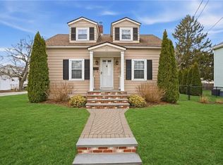 11 Tampa St, West Warwick, RI 02893