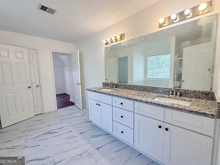 2700 Woodbine Hill Way — Photo 17