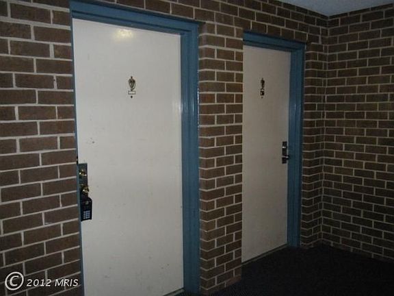 4th image of 440 Girard St APT 201