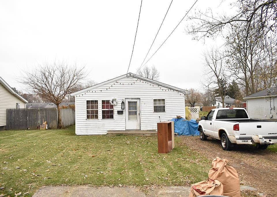 1st image of 574 Grant St