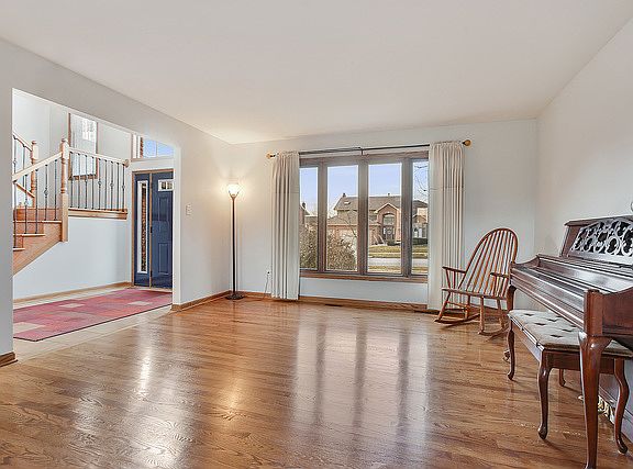3rd image of 7433 Bayfield Dr