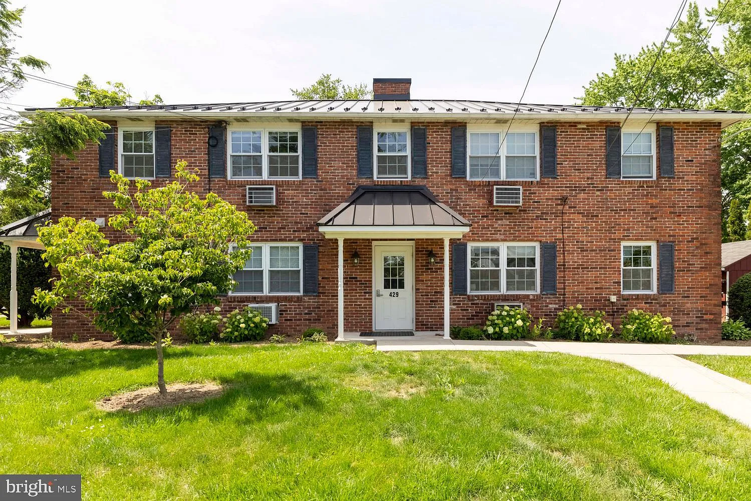 2 bed, 1.0 bath, 850 sqft, $1,595 — Photo 1