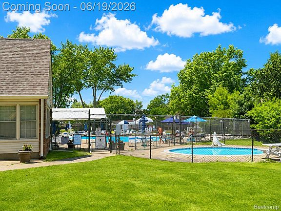 4th image of 22533 Winfield Rd