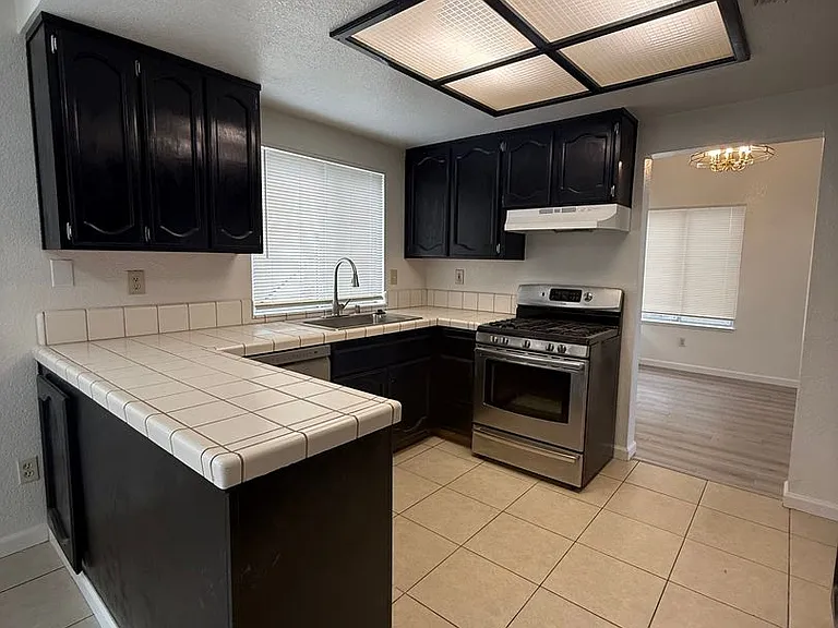 9 Raindrop Ct — Photo 6