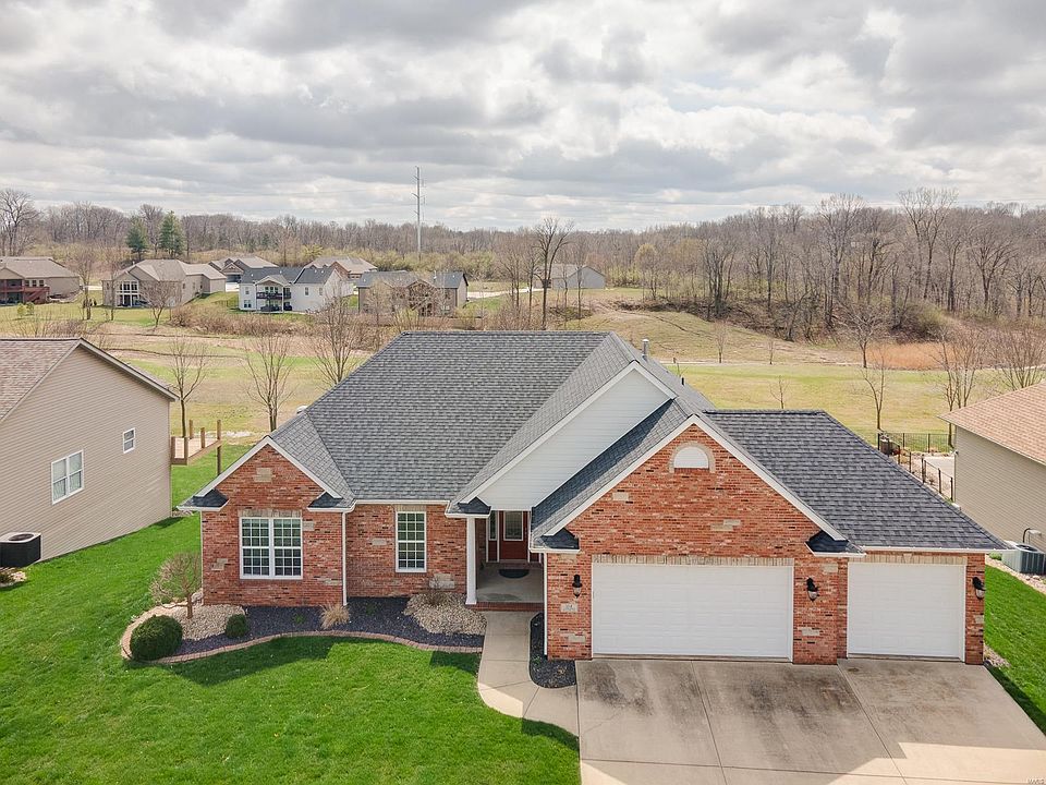 1st image of 124 Stonebridge Crossing Dr