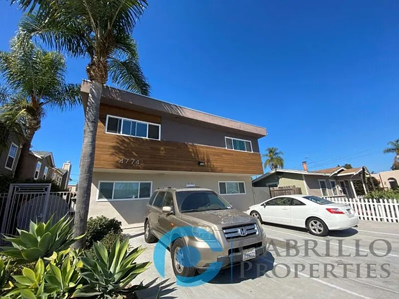 1 bed, 1.0 bath, $2,200 — Photo 1