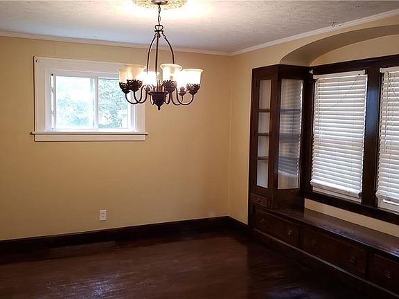 5th image of 3258 Lexington Ave