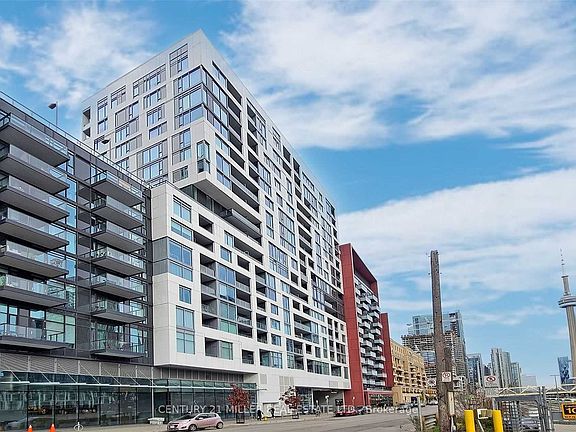 3rd image of 576 Front St W #429