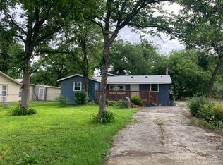 410 N Crisp St, Uvalde, TX 78801