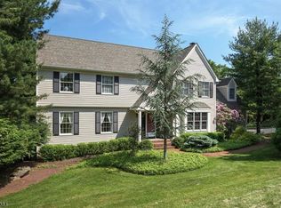 15 Deer Path, Gladstone, NJ 07934