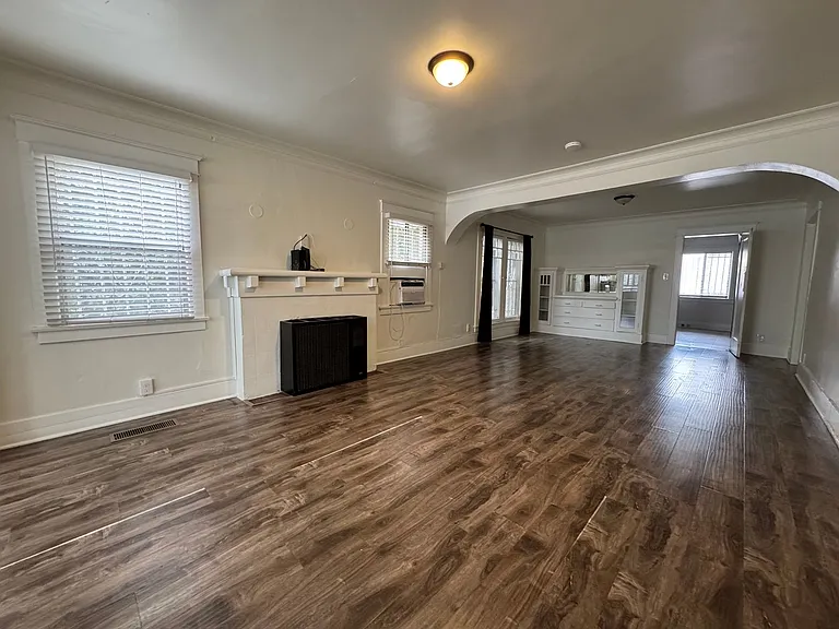 1855 S Redondo Blvd — Photo 5