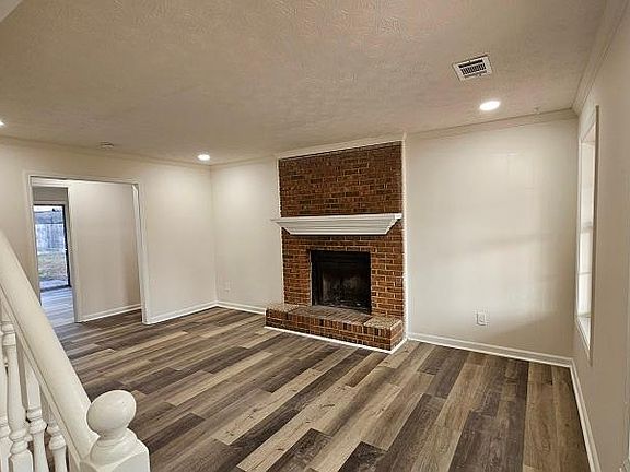 3rd image of 2138 Meadowview Ct SE APT B