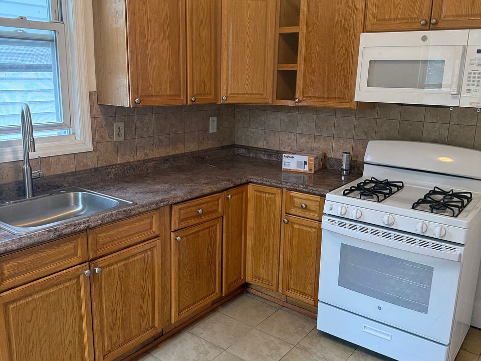 1st image of 32 E 35th St Floor 2